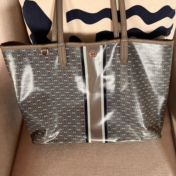 Tory Burch Gemini Link Tote in French Grey/Taupe - Picture 1 of 4